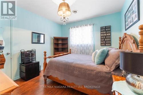 425 Bell Street, Port Colborne (875 - Killaly East), ON - Indoor Photo Showing Bedroom