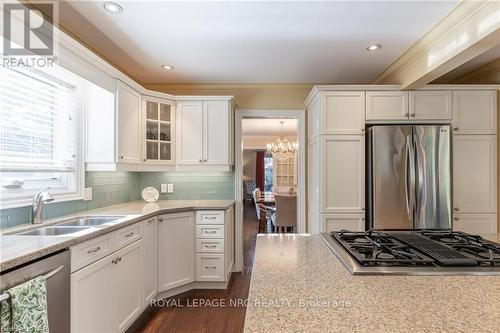 328 Niagara Boulevard, Niagara-On-The-Lake (101 - Town), ON - Indoor Photo Showing Kitchen With Double Sink