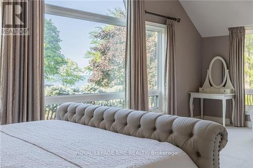 328 Niagara Boulevard, Niagara-On-The-Lake (101 - Town), ON - Indoor Photo Showing Bedroom