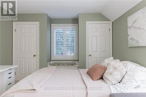 328 Niagara Boulevard, Niagara-On-The-Lake (101 - Town), ON - Indoor Photo Showing Bedroom