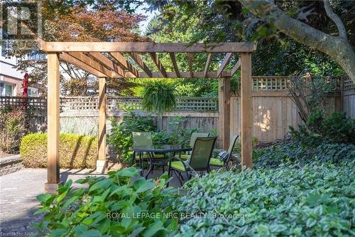 328 Niagara Boulevard, Niagara-On-The-Lake (101 - Town), ON - Outdoor