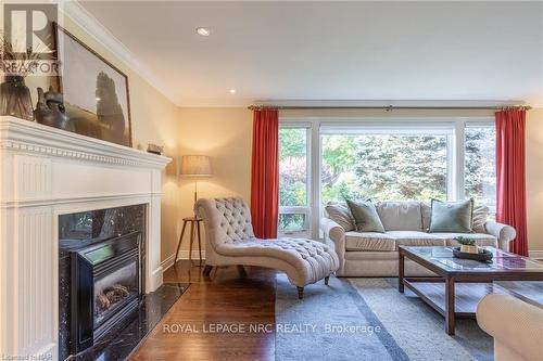 328 Niagara Boulevard, Niagara-On-The-Lake (101 - Town), ON - Indoor Photo Showing Living Room With Fireplace