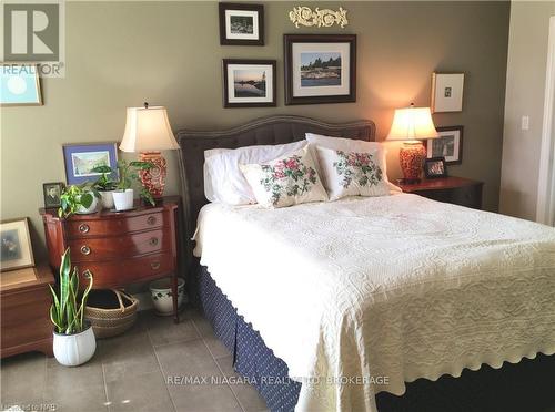 127 - 8111 Forest Glen Drive, Niagara Falls (208 - Mt. Carmel), ON - Indoor Photo Showing Bedroom