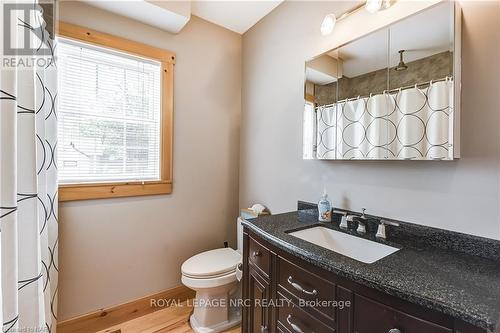 10849 Lakeshore Road W, Wainfleet (880 - Lakeshore), ON - Indoor Photo Showing Bathroom