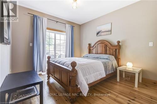 10849 Lakeshore Road W, Wainfleet (880 - Lakeshore), ON - Indoor Photo Showing Bedroom