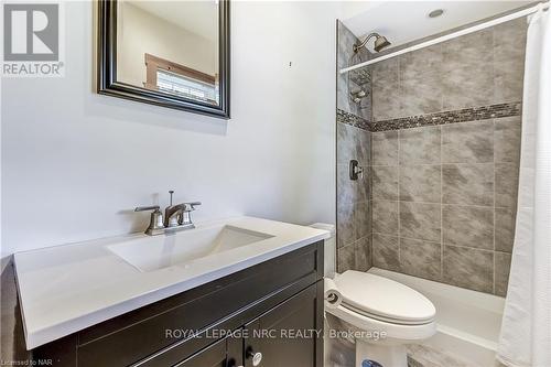 10849 Lakeshore Road W, Wainfleet (880 - Lakeshore), ON - Indoor Photo Showing Bathroom