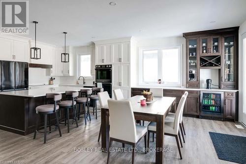 9 Oakley Drive, Niagara-On-The-Lake (108 - Virgil), ON - Indoor Photo Showing Dining Room