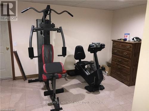 1193 Pettit Road, Fort Erie (334 - Crescent Park), ON - Indoor Photo Showing Gym Room