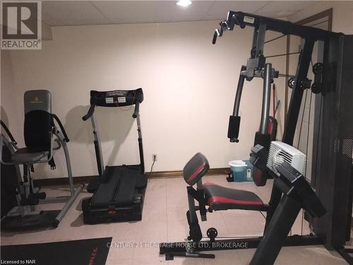 1193 Pettit Road, Fort Erie (334 - Crescent Park), ON - Indoor Photo Showing Gym Room