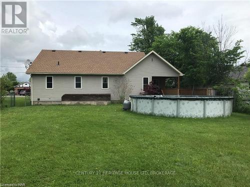 1193 Pettit Road, Fort Erie (334 - Crescent Park), ON - Outdoor With Above Ground Pool With Backyard