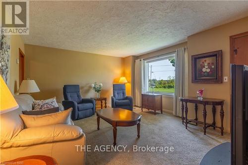 19 Verne Avenue, Welland (772 - Broadway), ON - Indoor Photo Showing Living Room