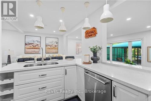 5707 Brookfield Avenue, Niagara Falls (215 - Hospital), ON - Indoor Photo Showing Kitchen With Double Sink