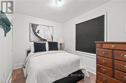 5707 Brookfield Avenue, Niagara Falls (215 - Hospital), ON - Indoor Photo Showing Bedroom