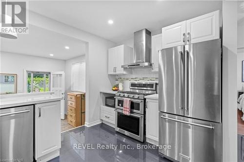 5707 Brookfield Avenue, Niagara Falls (215 - Hospital), ON - Indoor Photo Showing Kitchen