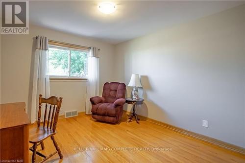 3 Grove Avenue, St. Catharines (455 - Secord Woods), ON - Indoor