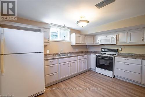 3 Grove Avenue, St. Catharines (455 - Secord Woods), ON - Indoor Photo Showing Kitchen With Double Sink