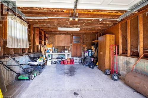 3 Grove Avenue, St. Catharines (455 - Secord Woods), ON - Indoor Photo Showing Garage