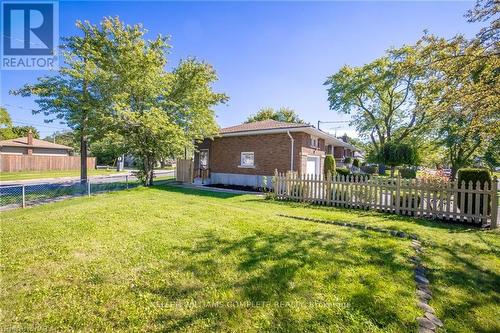 3 Grove Avenue, St. Catharines (455 - Secord Woods), ON - Outdoor