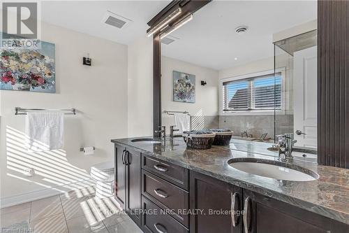 14 Tuscany Court, St. Catharines (453 - Grapeview), ON - Indoor Photo Showing Bathroom