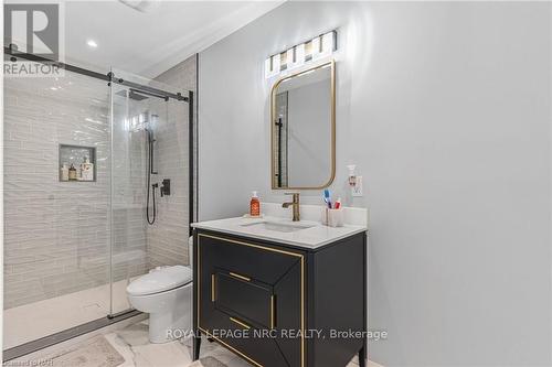 14 Tuscany Court, St. Catharines (453 - Grapeview), ON - Indoor Photo Showing Bathroom