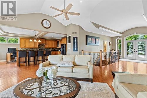 63 Tanbark Road, Niagara-On-The-Lake (105 - St. Davids), ON - Indoor Photo Showing Living Room