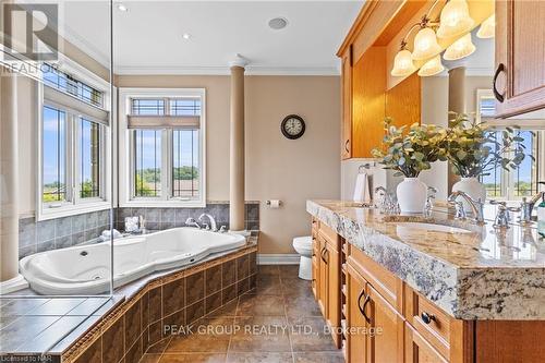 63 Tanbark Road, Niagara-On-The-Lake (105 - St. Davids), ON - Indoor Photo Showing Bathroom