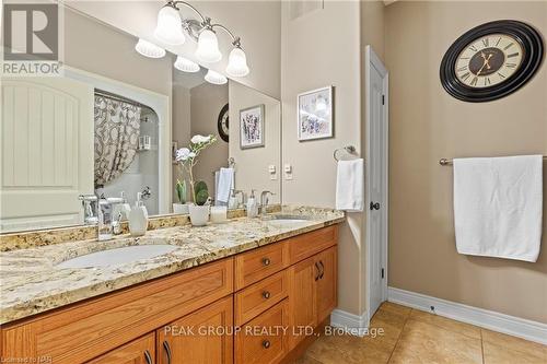 63 Tanbark Road, Niagara-On-The-Lake (105 - St. Davids), ON - Indoor Photo Showing Bathroom