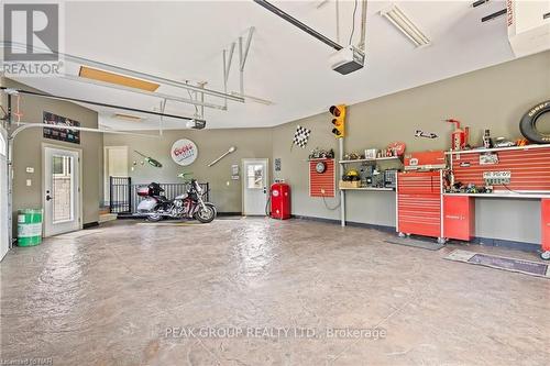 63 Tanbark Road, Niagara-On-The-Lake (105 - St. Davids), ON - Indoor Photo Showing Garage