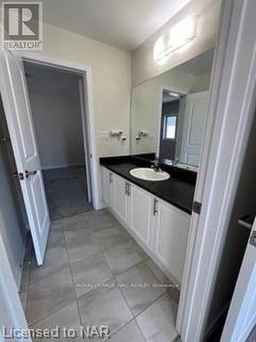 76 Sunflower Crescent Crescent, Thorold (562 - Hurricane/Merrittville), ON - Indoor Photo Showing Bathroom