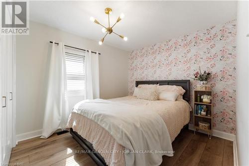 28 Elberta Street, St. Catharines (445 - Facer), ON - Indoor Photo Showing Bedroom