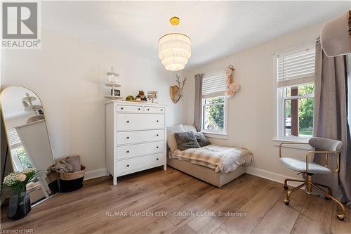 28 Elberta Street, St. Catharines (445 - Facer), ON - Indoor Photo Showing Bedroom