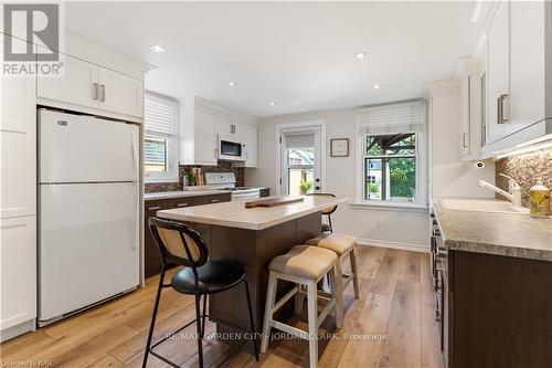 28 Elberta Street, St. Catharines (445 - Facer), ON - Indoor Photo Showing Kitchen