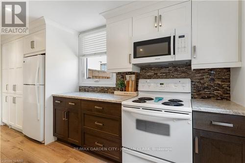 28 Elberta Street, St. Catharines (445 - Facer), ON - Indoor Photo Showing Kitchen