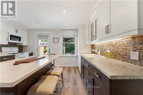 28 Elberta Street, St. Catharines (445 - Facer), ON - Indoor Photo Showing Kitchen