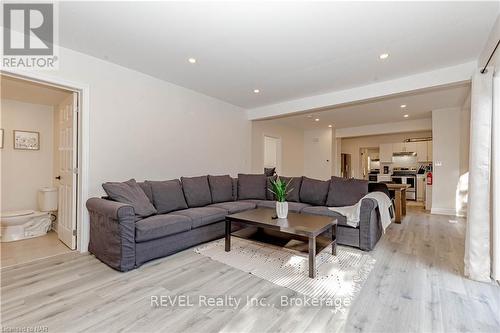 293 Four Mile Creek Road, Niagara-On-The-Lake (105 - St. Davids), ON - Indoor Photo Showing Living Room