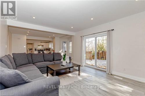 293 Four Mile Creek Road, Niagara-On-The-Lake (105 - St. Davids), ON - Indoor Photo Showing Living Room