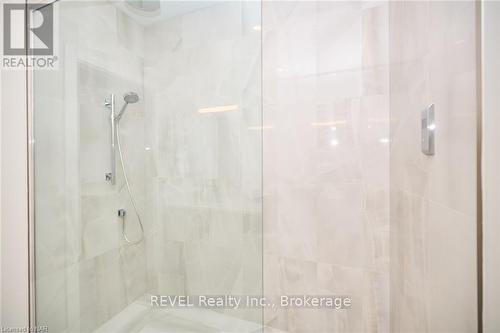 604 - 57 Lakeport Road, St. Catharines (438 - Port Dalhousie), ON - Indoor Photo Showing Bathroom