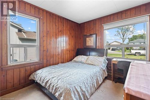 487 Crescent Road, Fort Erie (334 - Crescent Park), ON - Indoor Photo Showing Bedroom