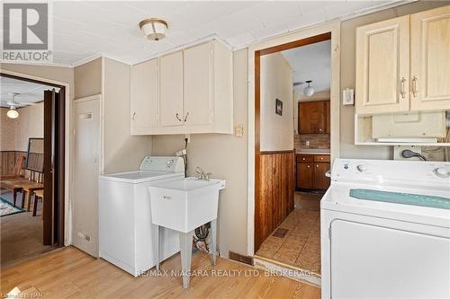 487 Crescent Road, Fort Erie (334 - Crescent Park), ON - Indoor Photo Showing Laundry Room