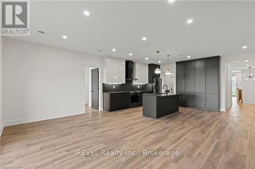 97 Port Robinson Road, Pelham (662 - Fonthill), ON - Indoor Photo Showing Kitchen With Upgraded Kitchen