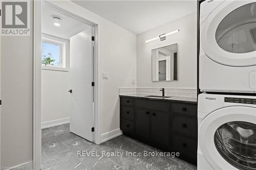 97 Port Robinson Road, Pelham (662 - Fonthill), ON - Indoor Photo Showing Laundry Room