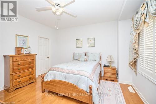 10 - 8142 Costabile Drive, Niagara Falls (213 - Ascot), ON - Indoor Photo Showing Bedroom