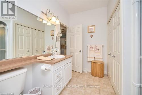 10 - 8142 Costabile Drive, Niagara Falls (213 - Ascot), ON - Indoor Photo Showing Bathroom