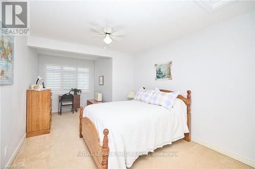 10 - 8142 Costabile Drive, Niagara Falls (213 - Ascot), ON - Indoor Photo Showing Bedroom