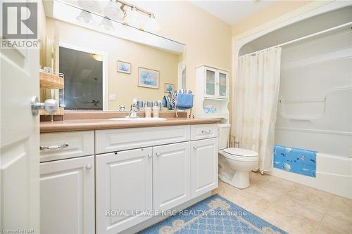 10 - 8142 Costabile Drive, Niagara Falls (213 - Ascot), ON - Indoor Photo Showing Bathroom