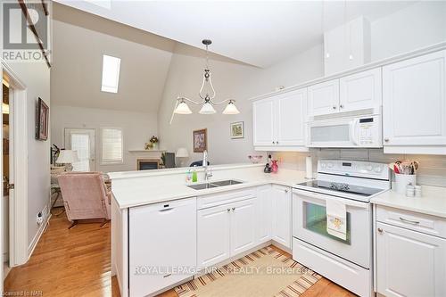 10 - 8142 Costabile Drive, Niagara Falls (213 - Ascot), ON - Indoor Photo Showing Kitchen With Double Sink