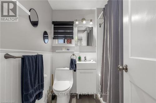 3815 Mathewson Avenue, Fort Erie (337 - Crystal Beach), ON - Indoor Photo Showing Bathroom