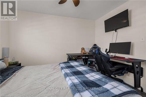 3815 Mathewson Avenue, Fort Erie (337 - Crystal Beach), ON - Indoor Photo Showing Bedroom