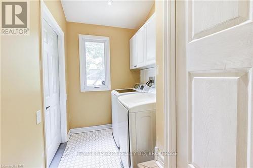 4905 Mapleview Crescent Crescent, Port Colborne (874 - Sherkston), ON - Indoor Photo Showing Laundry Room