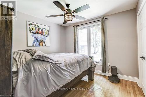 4905 Mapleview Crescent Crescent, Port Colborne (874 - Sherkston), ON - Indoor Photo Showing Bedroom